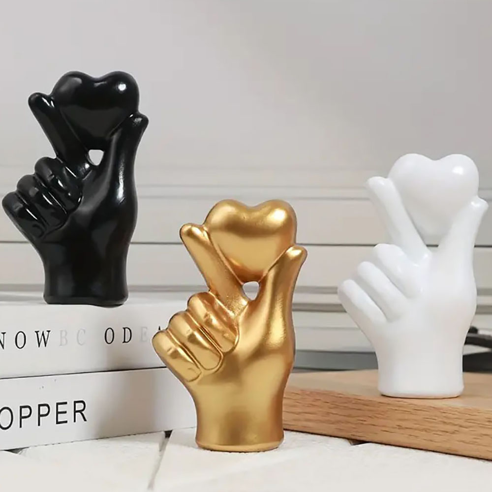 Heart Hand Gesture Statues Scu - огляд і ціна Home Decor Y2K