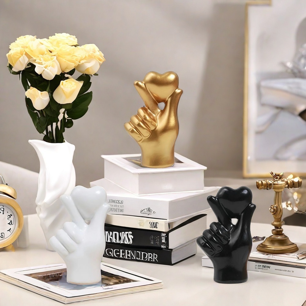 Heart Hand Gesture Statues Scu - огляд і ціна Home Decor Y2K