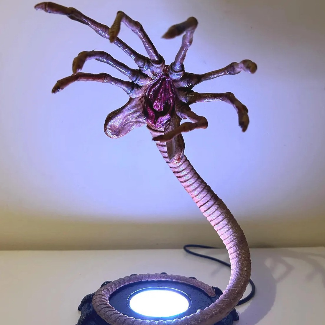 Alien Facehugger Lamp Nightlig - огляд і ціна Home Decor Com
