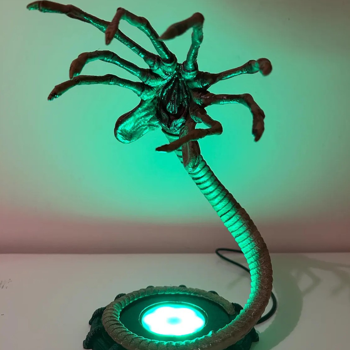 Alien Facehugger Lamp Nightlig - огляд і ціна Home Decor Com